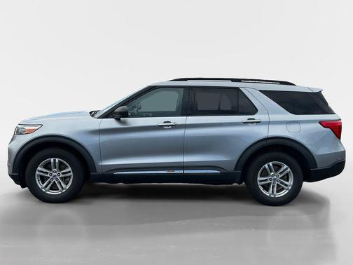 Silver Metallic 2020 Ford Explorer XLT