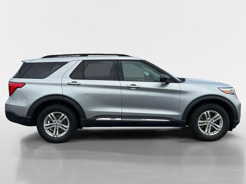 Silver Metallic 2020 Ford Explorer XLT
