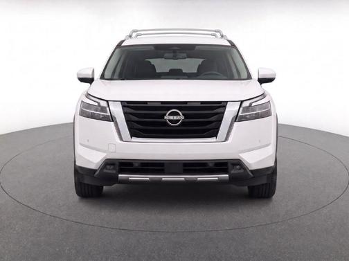 White 2023 Nissan Pathfinder SL