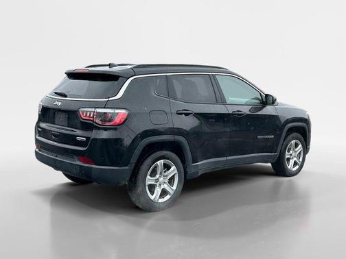 Diamond Black 2024 Jeep Compass Latitude