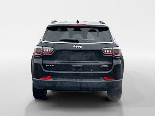 Diamond Black 2024 Jeep Compass Latitude