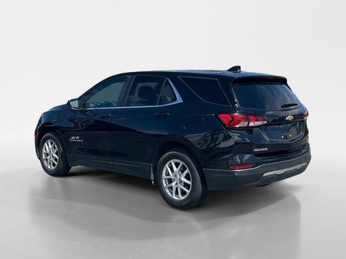 Mosaic Black Metallic 2024 Chevrolet Equinox LT