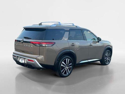 Baja Storm 2023 Nissan Pathfinder Platinum