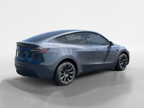 Midnight Silver Metallic 2023 Tesla Model Y Long Range