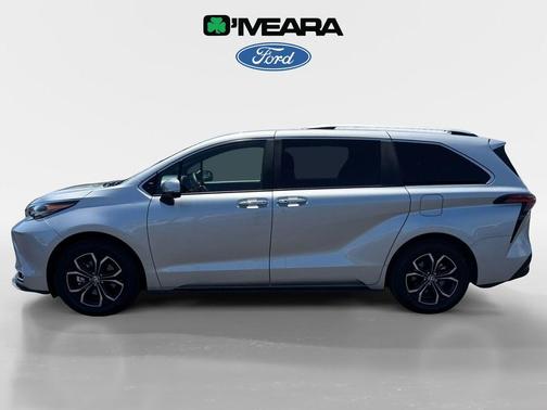 2025 Toyota Sienna Platinum 7 Passenger