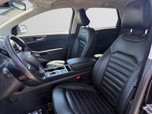 Black Metallic 2024 Ford Edge SEL