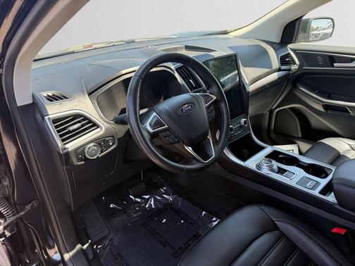 Black Metallic 2024 Ford Edge SEL