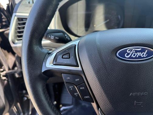 Black Metallic 2024 Ford Edge SEL