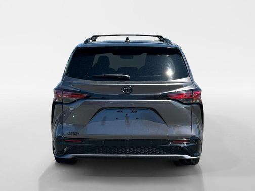 2022 Toyota Sienna XSE 7 Passenger