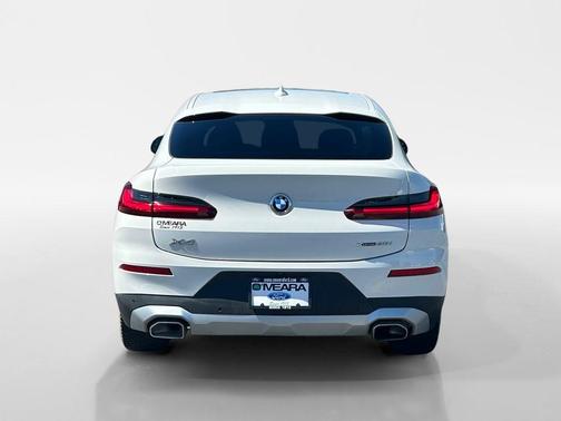 Alpine White 2022 BMW X4 xDrive30i