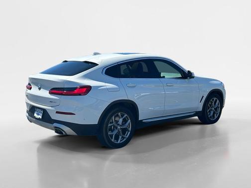 Alpine White 2022 BMW X4 xDrive30i