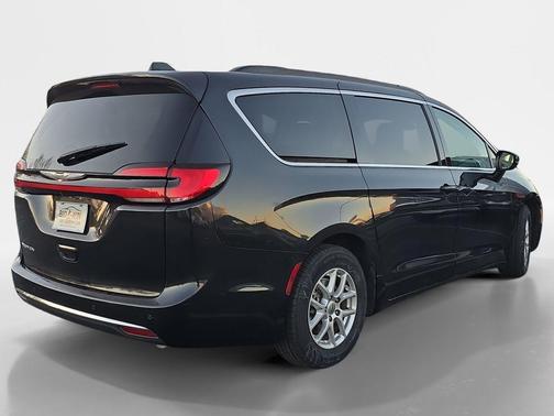 2022 Chrysler Pacifica Touring-L