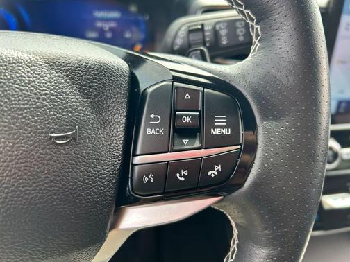 Oxford White 2024 Ford Explorer ST