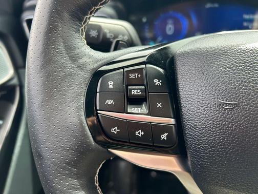 Oxford White 2024 Ford Explorer ST
