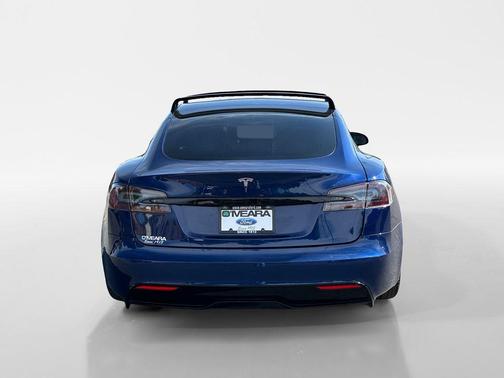 2022 Tesla Model S Base