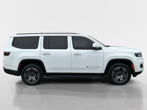 Bright White Clearcoat 2022 Jeep Wagoneer Series III