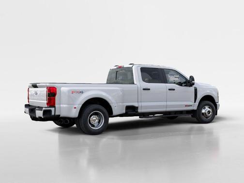 Oxford White 2027 Ford F-350 XL