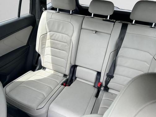 Platinum Gray Metallic 2020 Volkswagen Tiguan 2.0T SEL Premium R-Line