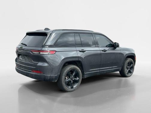 Metallic 2025 Jeep Grand Cherokee Limited