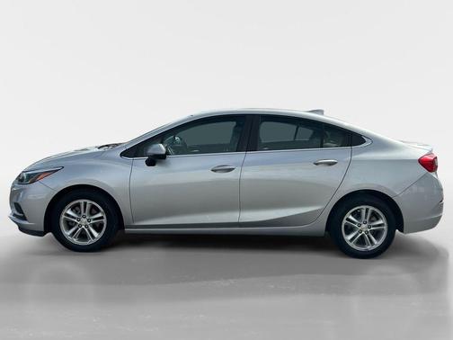 Silver Ice Metallic 2017 Chevrolet Cruze LT