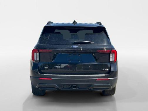 Agate Black Metallic 2026 Ford Explorer ST-Line