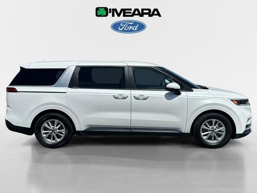 2022 Kia Carnival LX