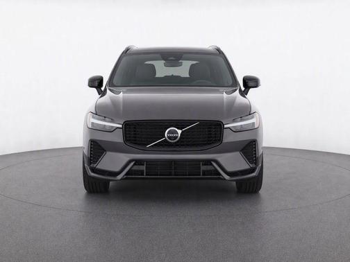 Platinum Gray Metallic 2024 Volvo XC60 B5 Plus Dark Theme
