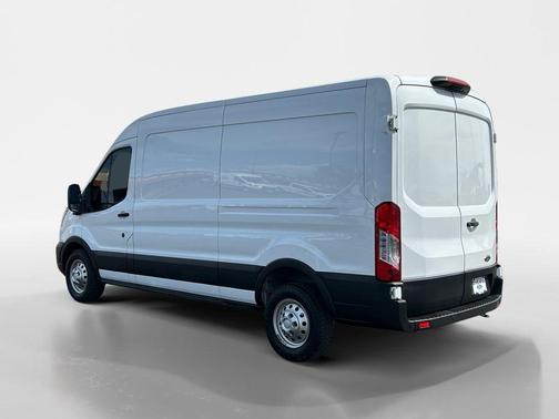Oxford White 2022 Ford Transit-250 Base