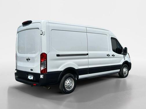 2022 Ford Transit-250 Base