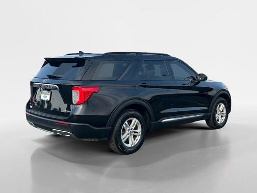 Agate Black Metallic 2021 Ford Explorer XLT