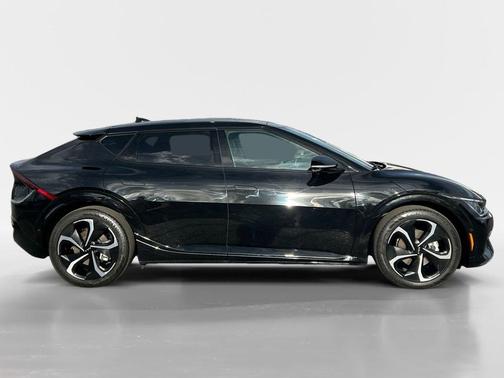 Aurora Black Pearl 2024 Kia EV6 GT-Line