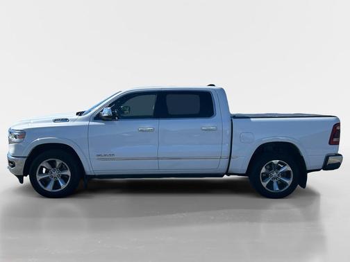Bright White Clearcoat 2022 RAM 1500 Limited