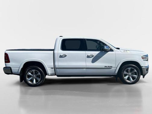 Bright White Clearcoat 2022 RAM 1500 Limited
