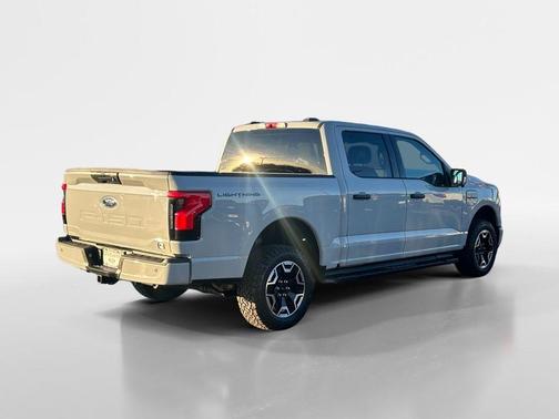 2023 Ford F-150 Lightning XLT