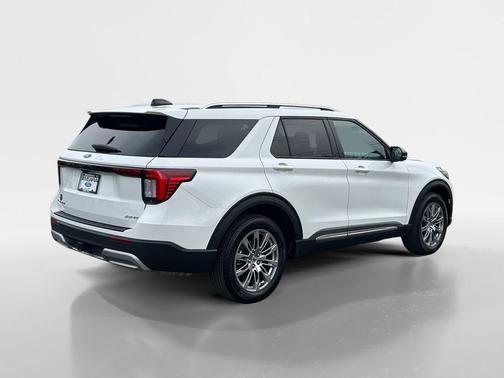 Star White 2025 Ford Explorer Platinum