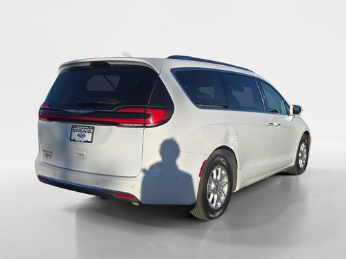 2021 Chrysler Pacifica Touring-L