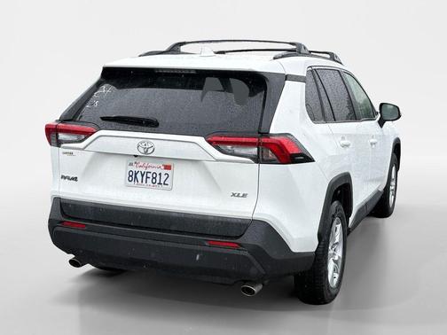 Super White 2019 Toyota RAV4 XLE