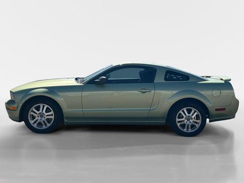 Green 2005 Ford Mustang