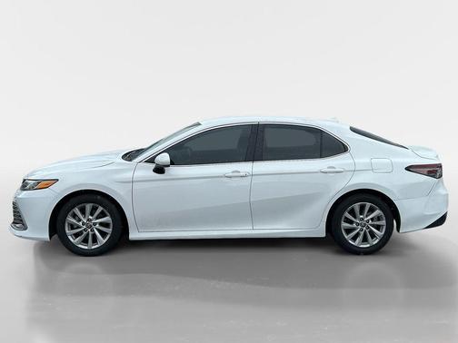 Ice 2023 Toyota Camry LE
