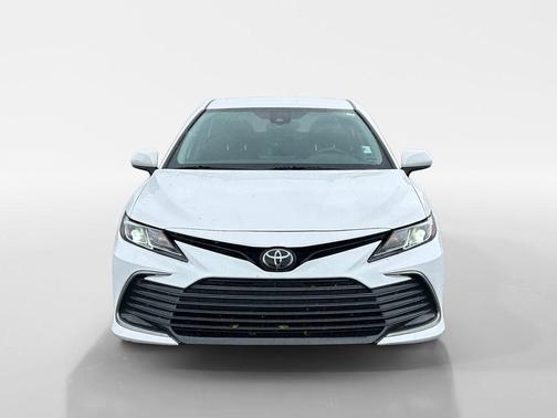 Ice 2023 Toyota Camry LE
