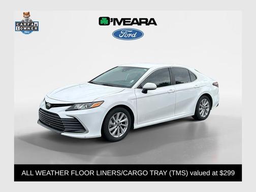 Ice 2023 Toyota Camry LE