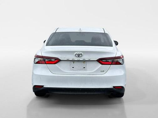 Ice 2023 Toyota Camry LE