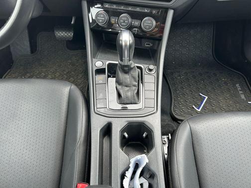 Platinum Gray Metallic 2019 Volkswagen Jetta 1.4T SE