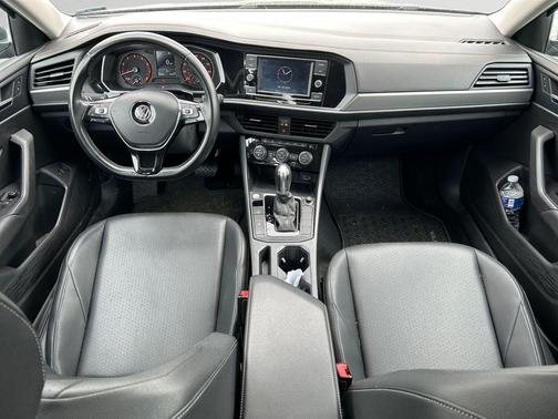 Platinum Gray Metallic 2019 Volkswagen Jetta 1.4T SE