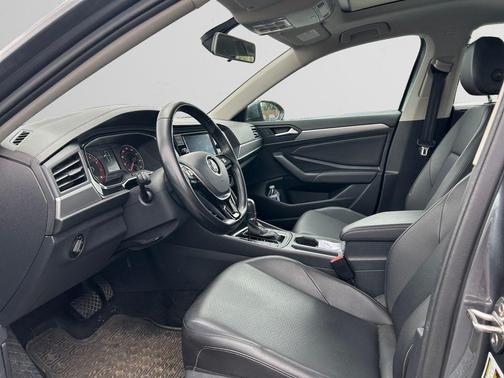 Platinum Gray Metallic 2019 Volkswagen Jetta 1.4T SE