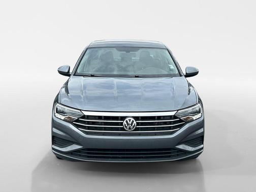 Platinum Gray Metallic 2019 Volkswagen Jetta 1.4T SE