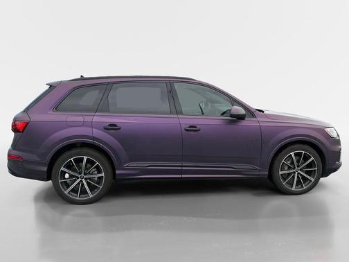 Mythos Black Metallic 2023 Audi Q7 55 Prestige