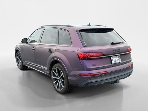 Mythos Black Metallic 2023 Audi Q7 55 Prestige