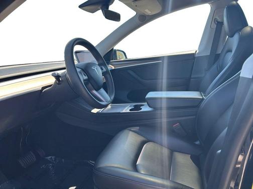 Black 2023 Tesla Model Y Long Range