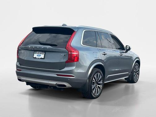 2020 Volvo XC90 T6 Momentum 7 Passenger